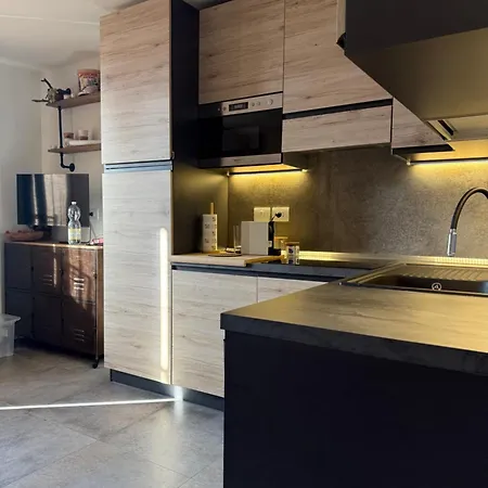 Perron アパートホテル