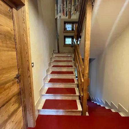 アパートホテル Perron Oulx