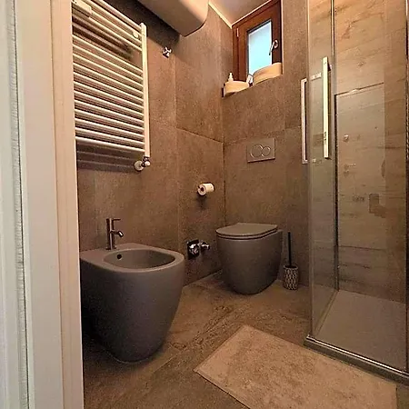 Perron Apartahotel 3*